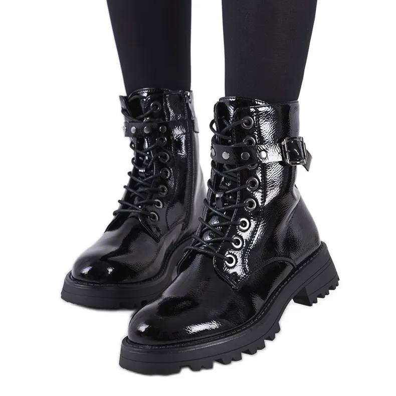 Black lacquered Narnclaedra boots