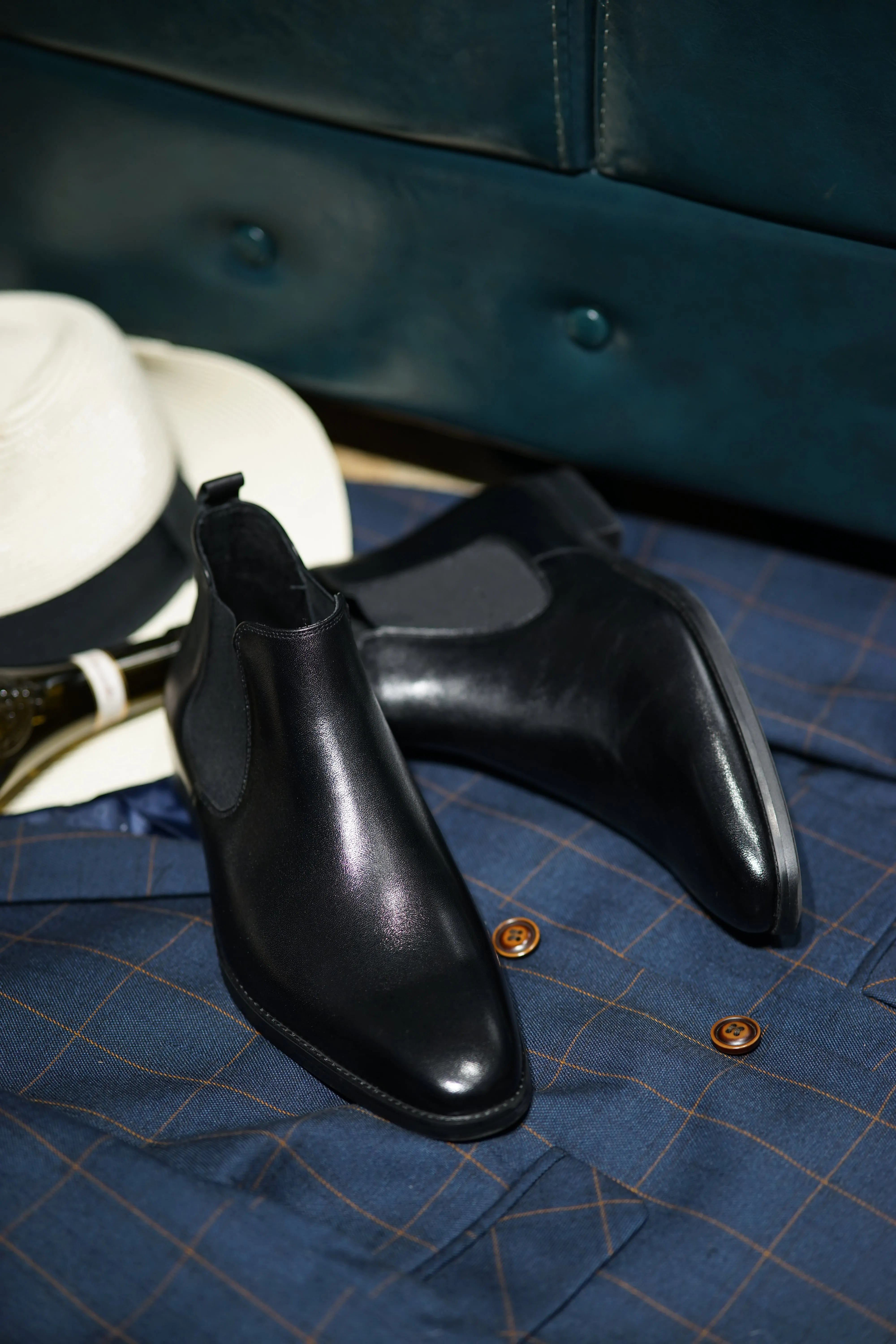 HolloMen Black Leather Chelsea Boots