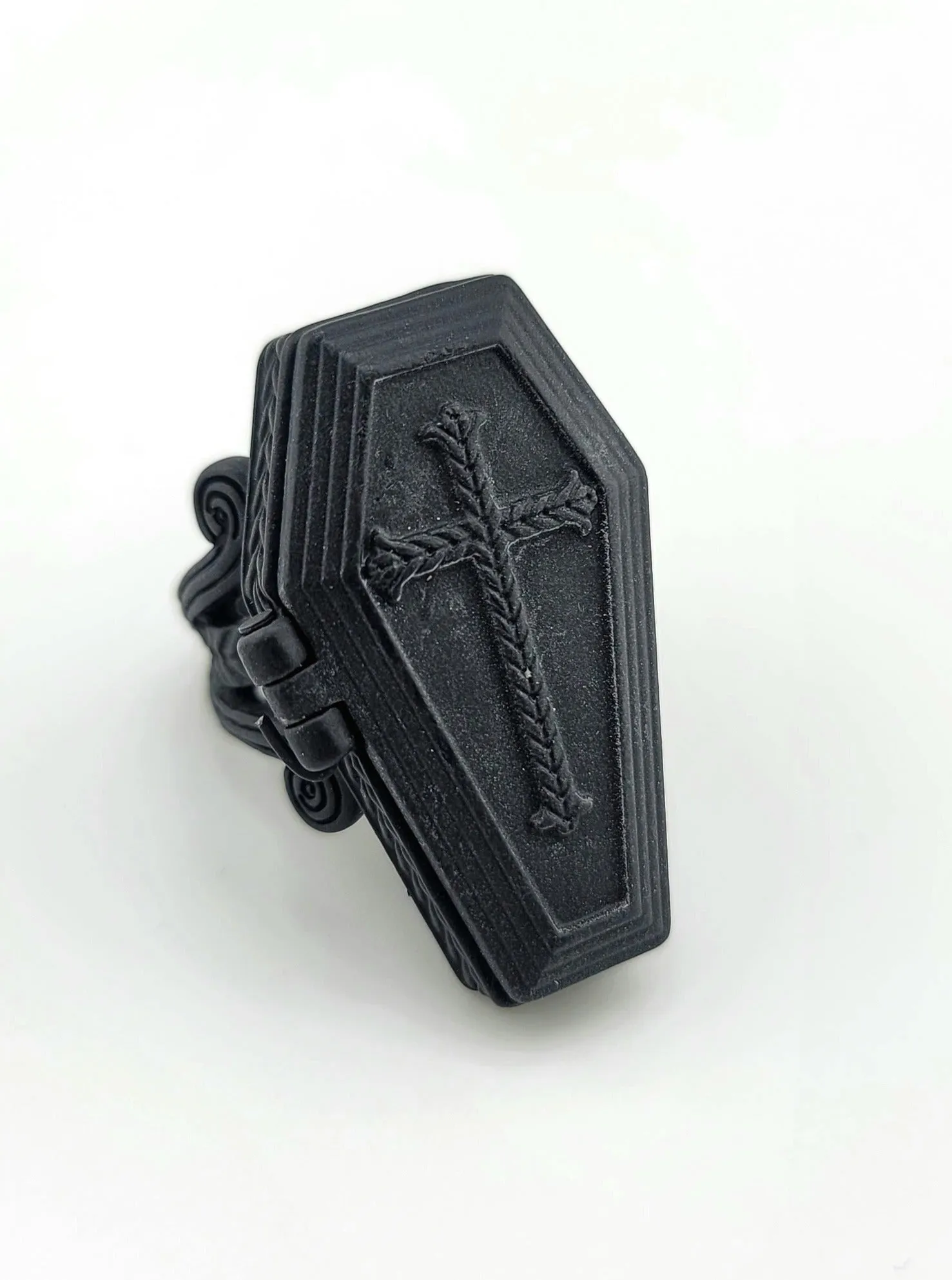 Ring-Coffin w/Cross Black