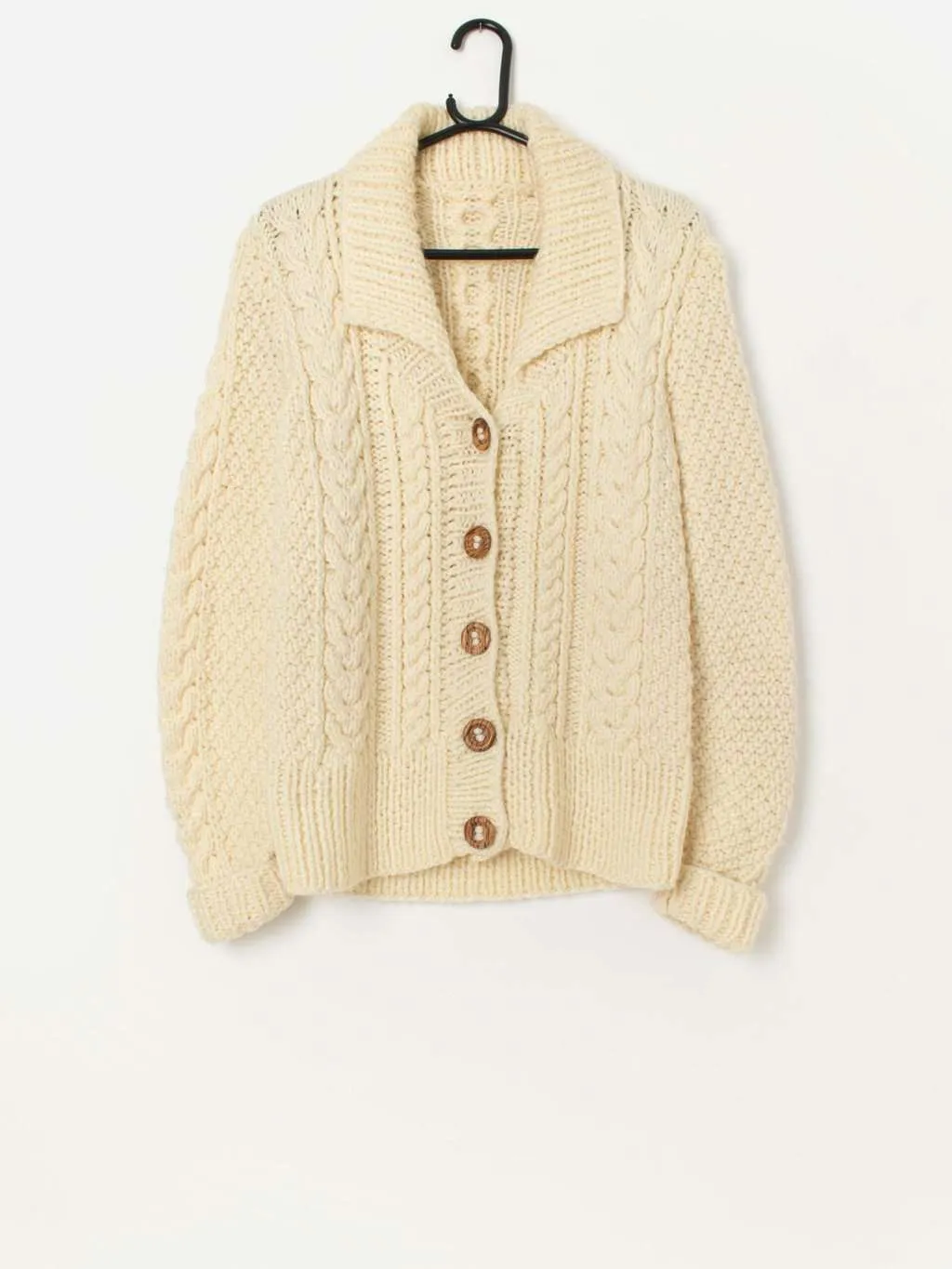 Vintage handknitted cream cable knit cardigan with real wood buttons – Small