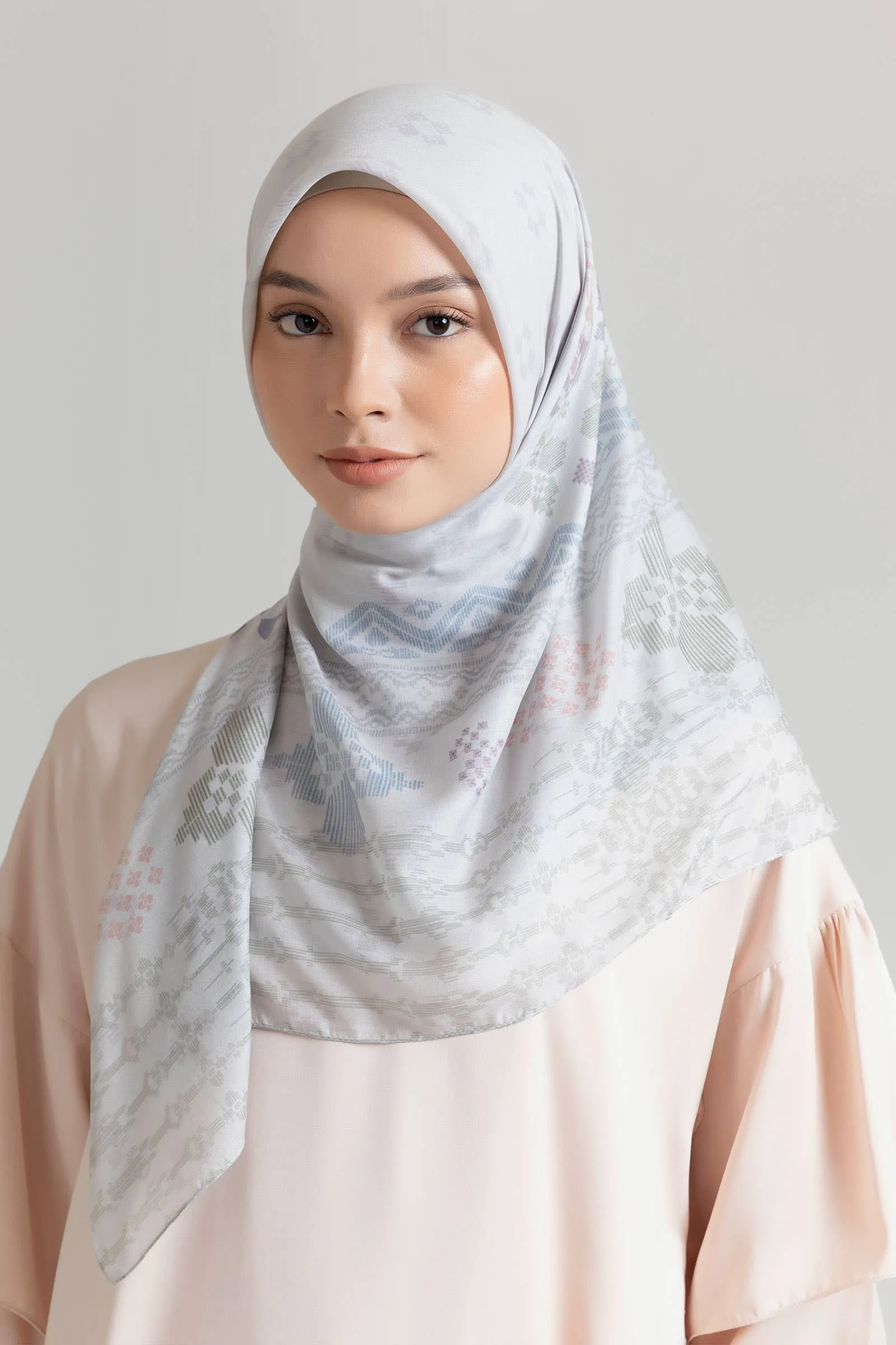 White Grey Araia Scarf