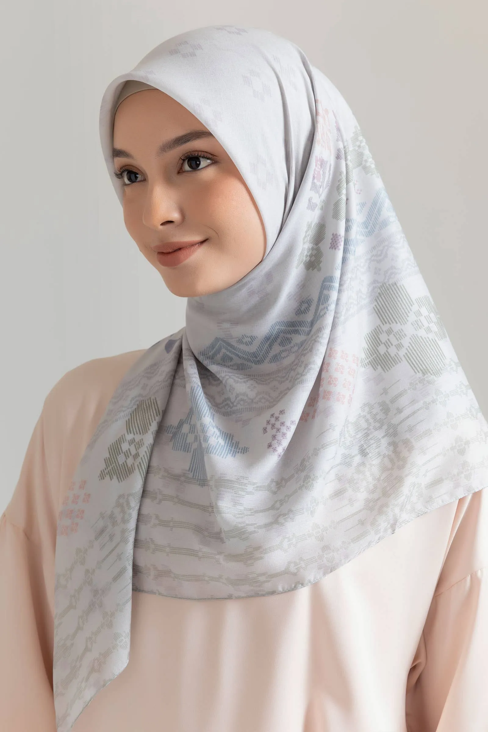 White Grey Araia Scarf