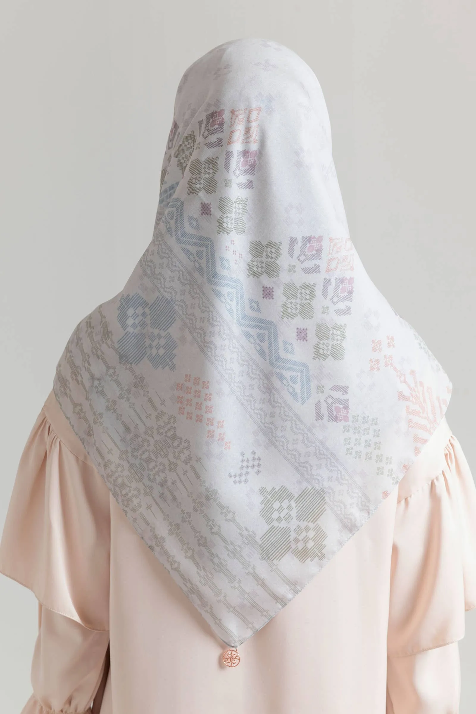 White Grey Araia Scarf